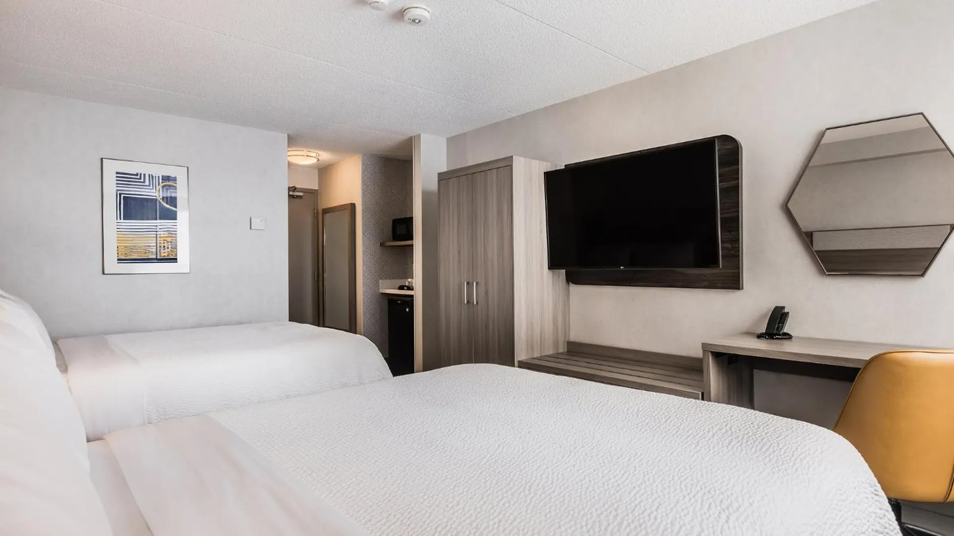 Holiday Inn Express Toronto-North York By Ihg 3*, Toronto