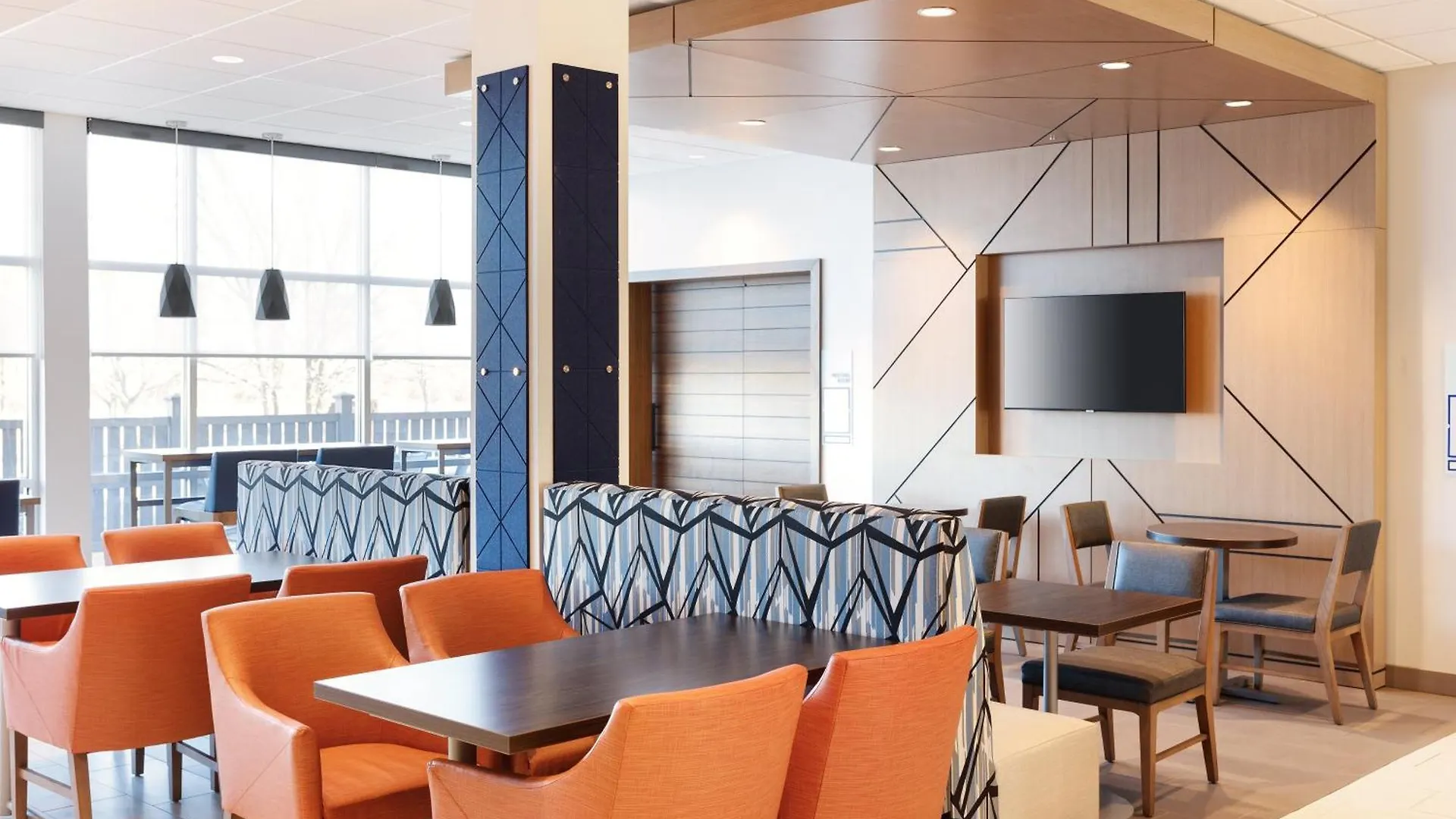 Holiday Inn Express Toronto-North York By Ihg Hotel