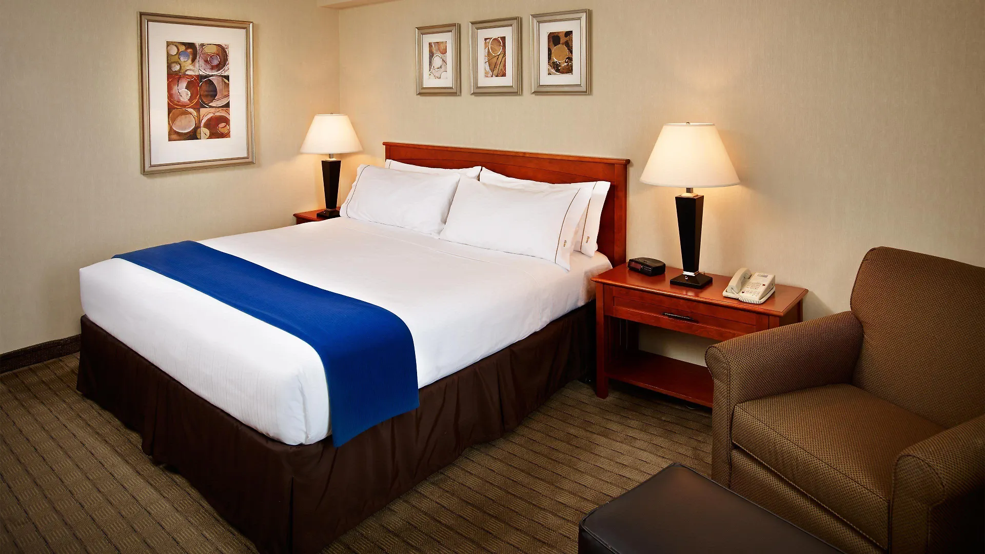 Holiday Inn Express Toronto-North York By Ihg カナダ
